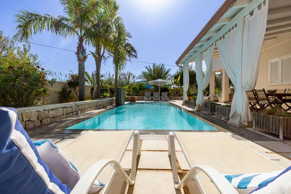 Villa Zaima Con Piscina Privata Santa Maria del Focallo Esterno foto