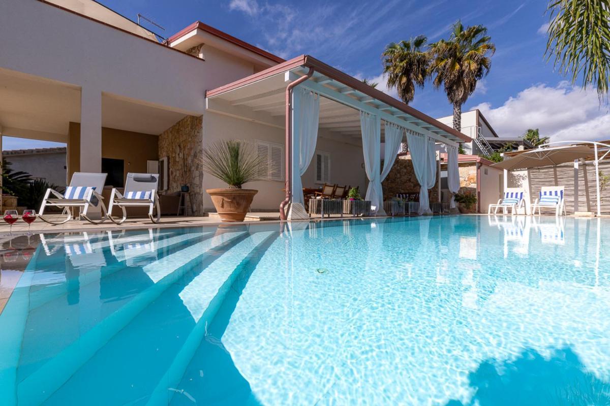 Villa Zaima Con Piscina Privata Santa Maria del Focallo Esterno foto